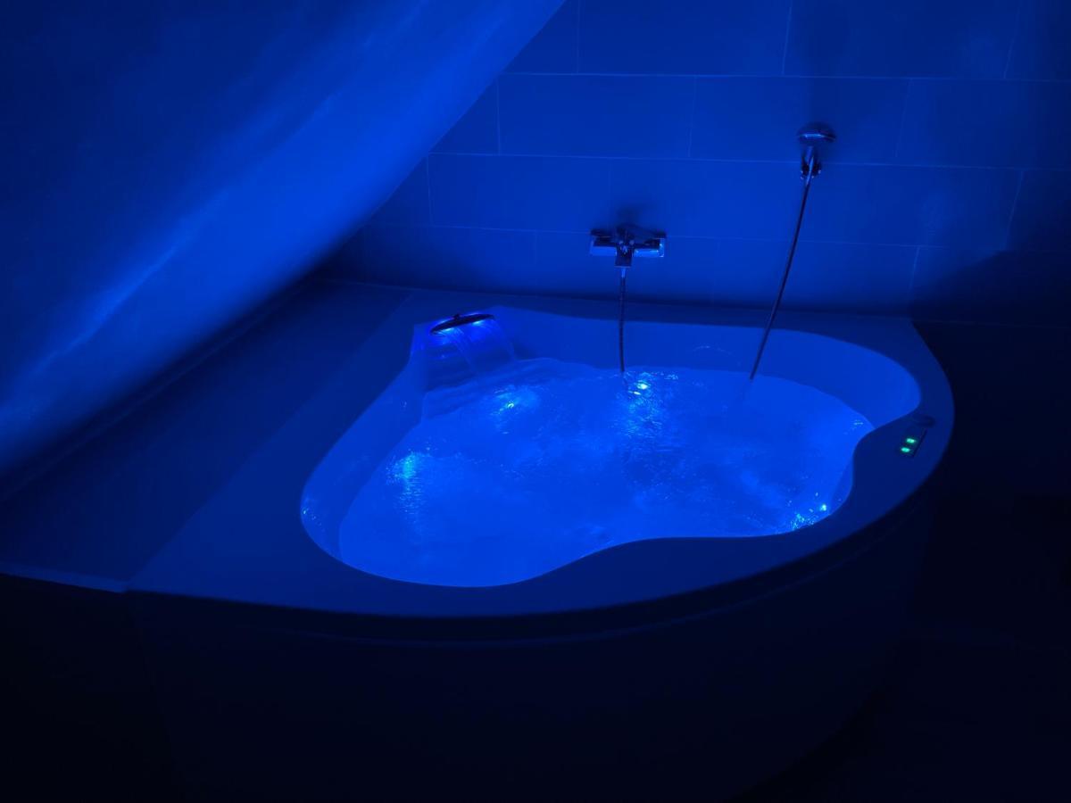 Le Nid D'amour 2pers / Wifi / Sauna * Houssen